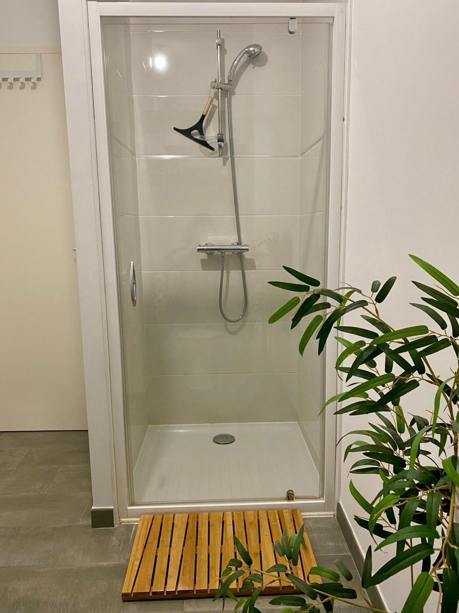 « La Bicyclette » 35M2 Tout Equipe Centre Ville Mayenne Extérieur photo